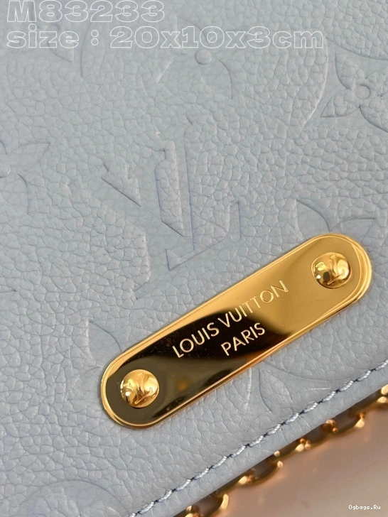 Chain VUITTON Lily On Wallet LOUIS 0301